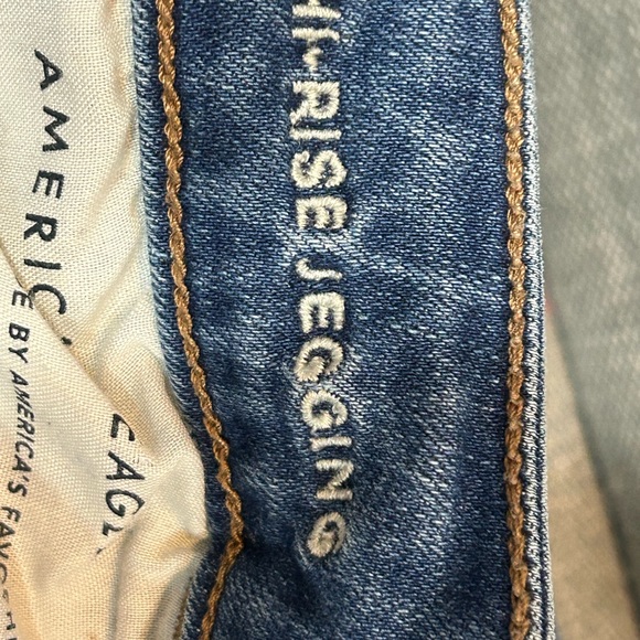 American Eagle Ripped Jeans - Picture 2 of 3